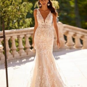 Moonlight Bridal Floral Wedding Dress Style J6876